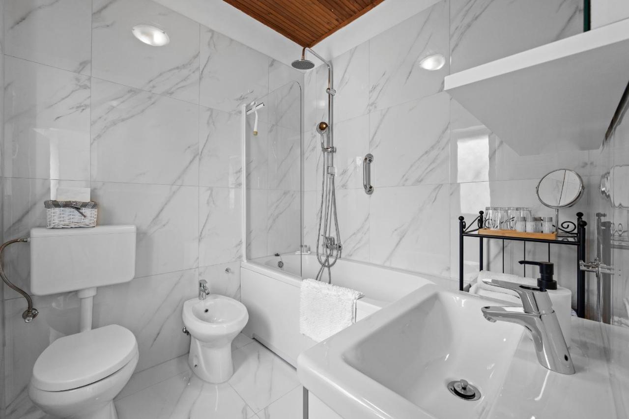 White Imperial Apartment Pula Exterior foto